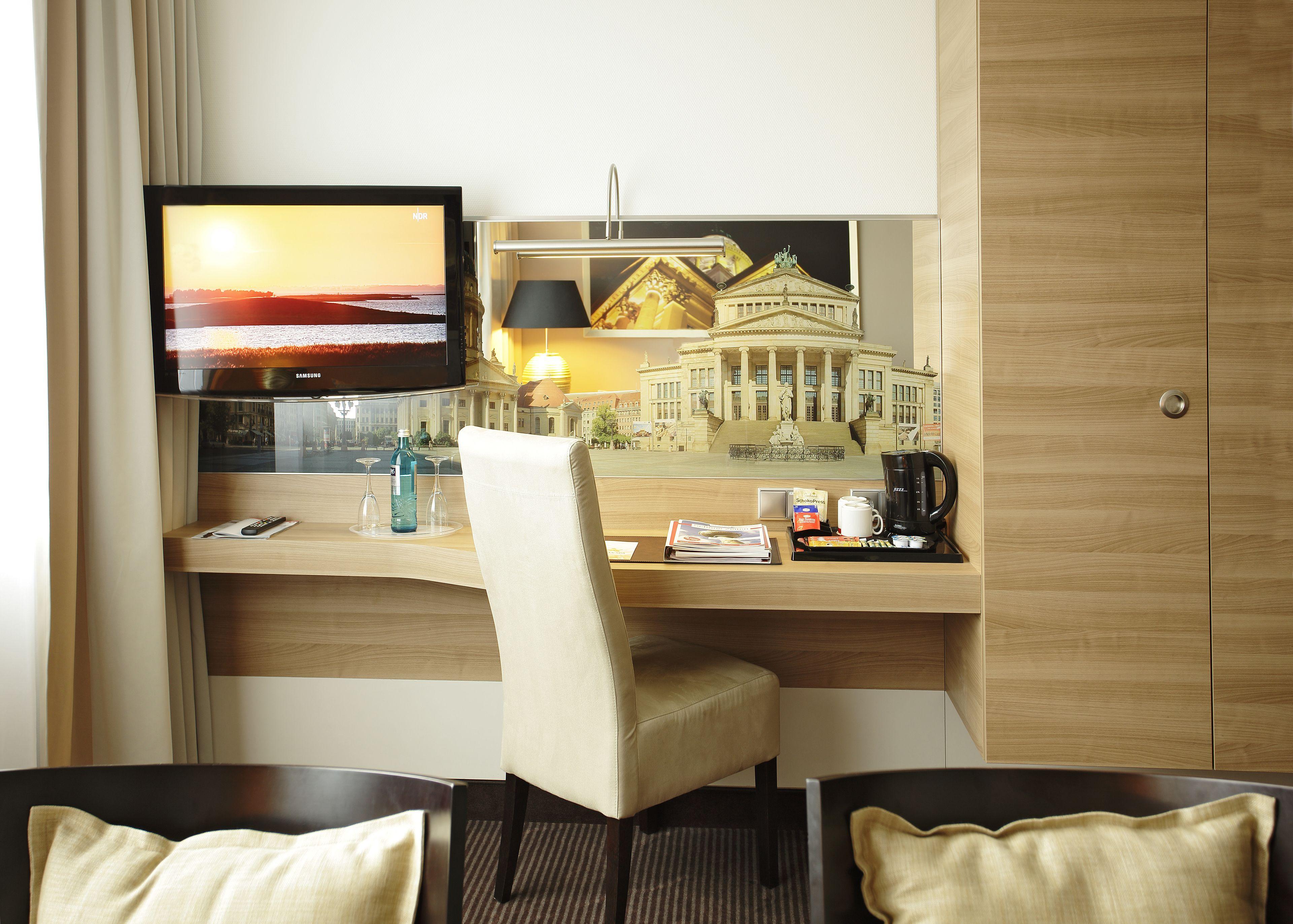 H4 Hotel Berlin Alexanderplatz — Zdjęcia 2